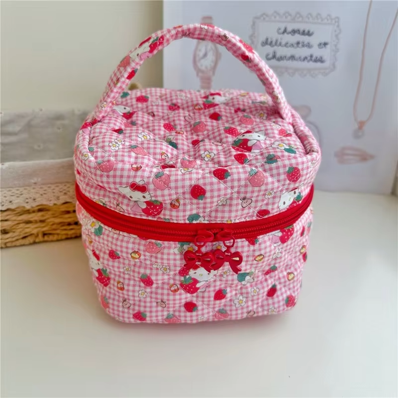 Hello Kitty Cartoon Printed Qu - Travel Accessories Needed recensione e prezzo