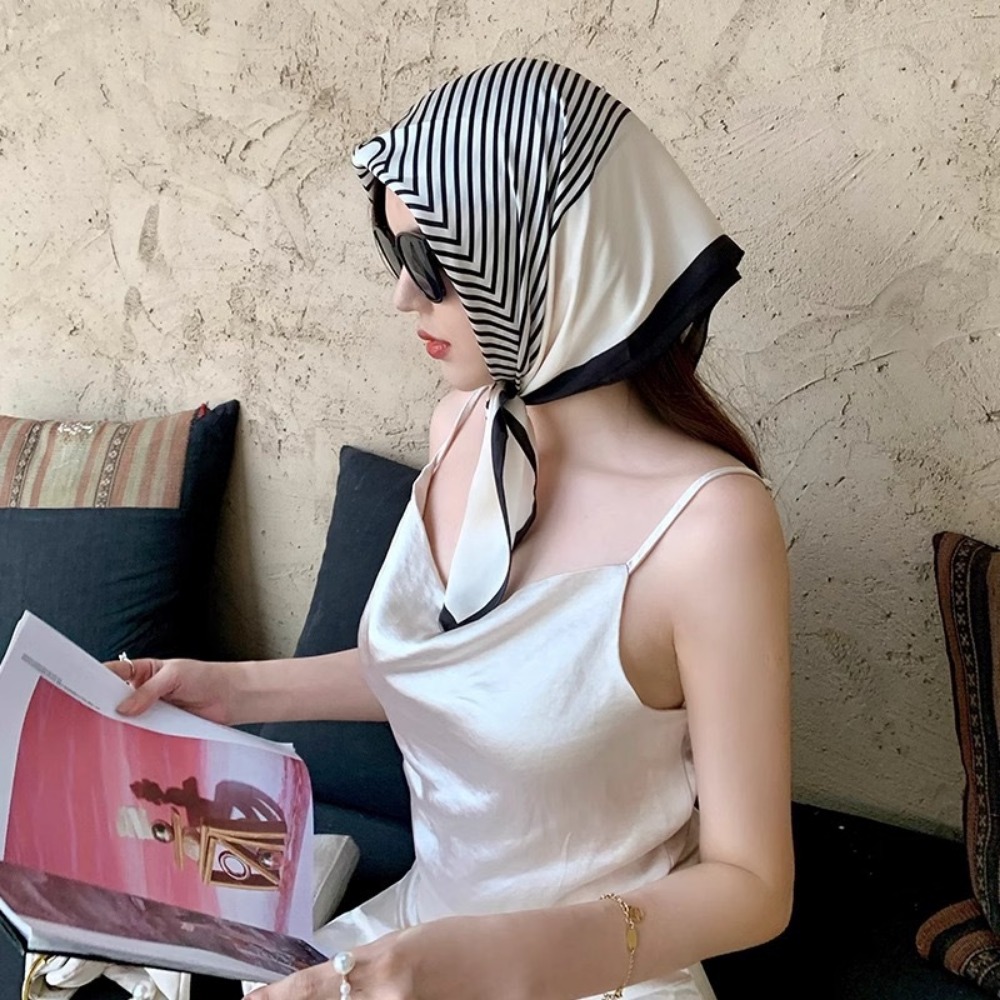 Fashion Satin Square Scarf for - Travel Accessories Unisex recensione e prezzo