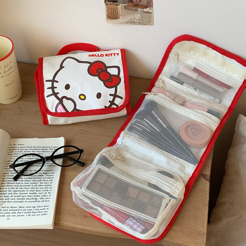 Hello Kitty Portable Large Cap - Travel Accessories Needed recensione e prezzo