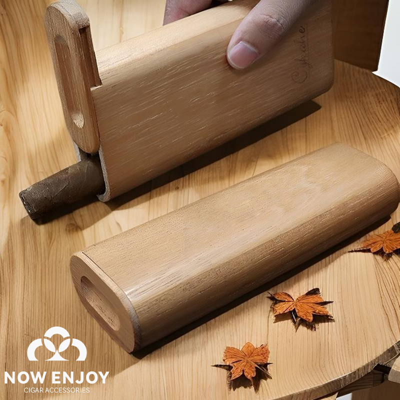 Portable Cigar Case Natural Ce - Travel Accessories Us recensione e prezzo